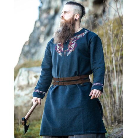 Vikingen dubbelriem "Axel" van donkerbruin leer sfeerfoto